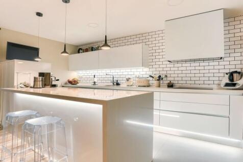 Kitchen 1 - 2