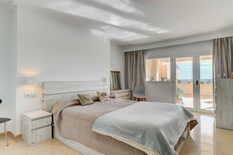 Bedroom 2 with en su