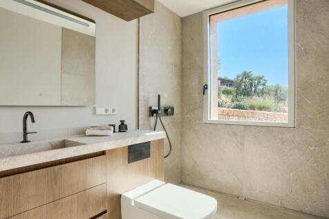 Bedroom 2 en suite