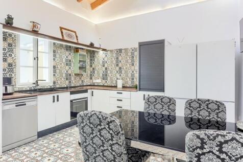 Kitchen 1 - 2