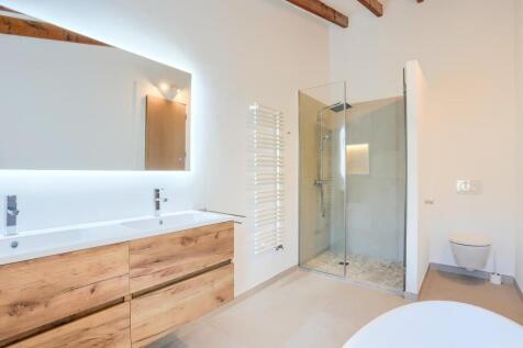 Bedroom 1 en suite 1