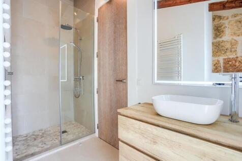 Bedroom 2 en suite