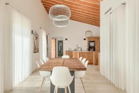 Dining 1 - 2 House 2