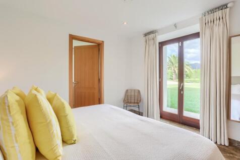 Bedroom 2 with en su