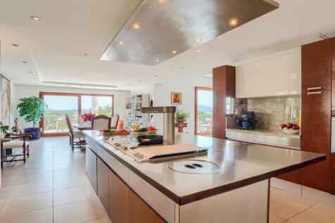 Kitchen 1 - 2
