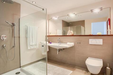 Bedroom 1 en suite