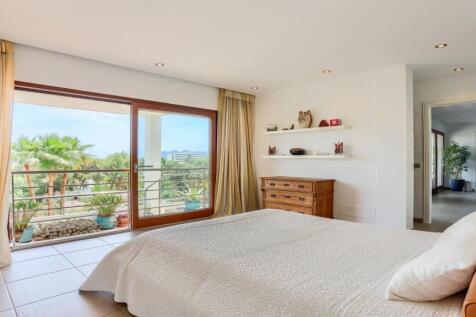 Bedroom 2 with en su