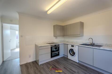 12 Greenhays Rise 2025-08.jpg