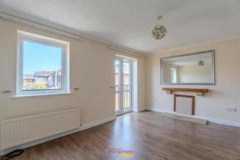 63 Lander Close-12-2.jpg