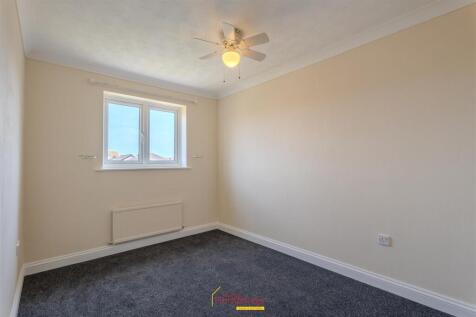 63 Lander Close-25.jpg