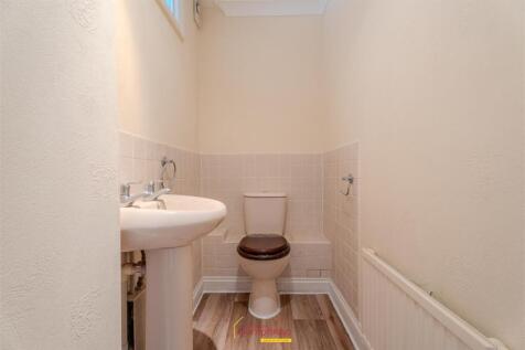 63 Lander Close-15-2.jpg
