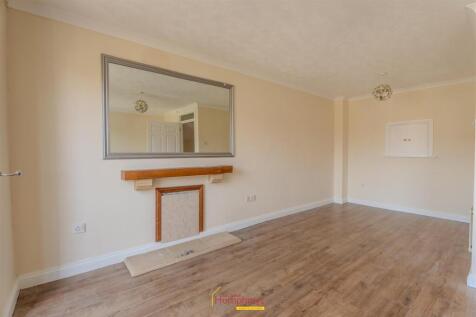 63 Lander Close-11-2.jpg