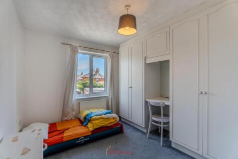 Robins Court-07.jpg