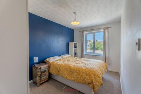 Robins Court-08.jpg