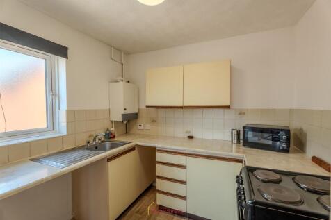 Robins Court-10.jpg