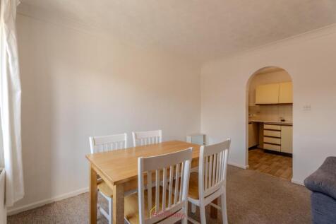 Robins Court-11.jpg