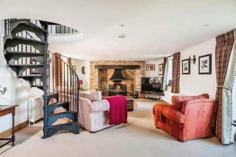 aa86c280-A 20FAMILY 20ROOM 201 20-40.jpg