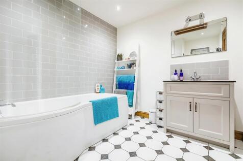 16d1c02b-A 20FAMILY 20BATHROOM 20-62.jpg