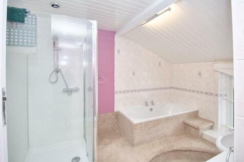 Bathroom - pic 2