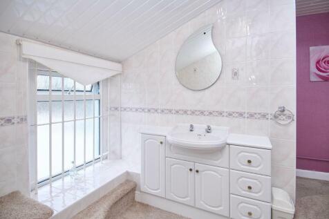 Bathroom - pic 3
