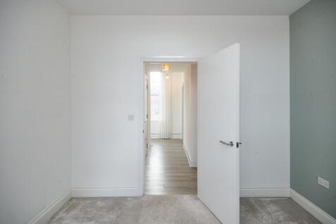 Bedroom 2 - pic 2
