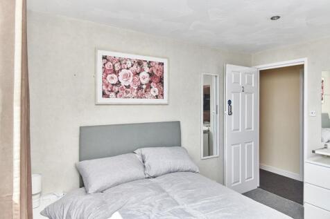Bedroom 2 photo2