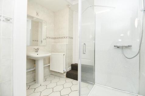 Bathroom photo 2