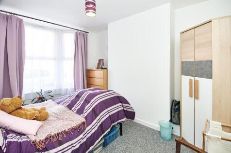 Bedroom photo 1