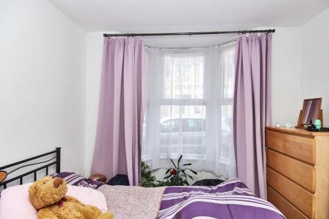 Bedroom photo 2