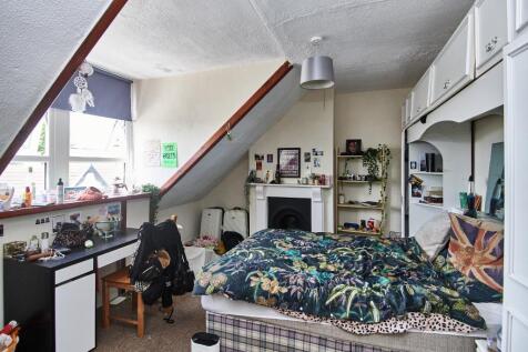 Bedroom 3 photo 1
