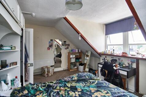 Bedroom 3 photo 2