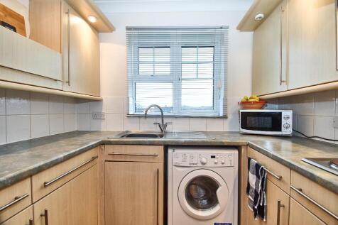 Kitchen photo 1