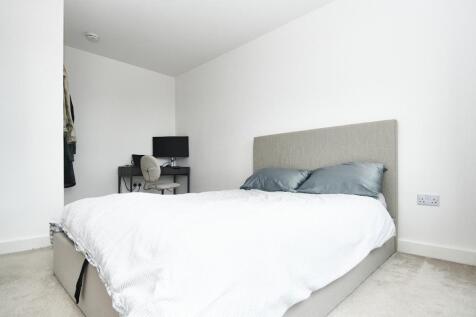 Bedroom photo 2