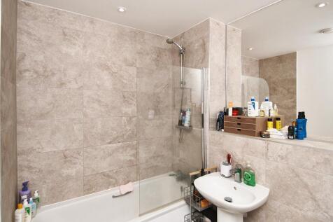 Bathroom photo 2