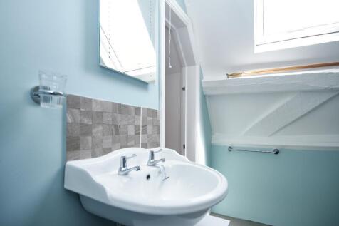 Loft en-suite photo 3