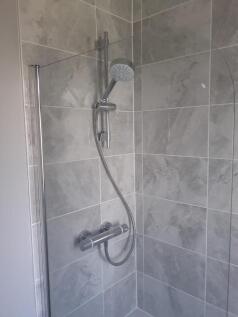 Bathroom photo 2