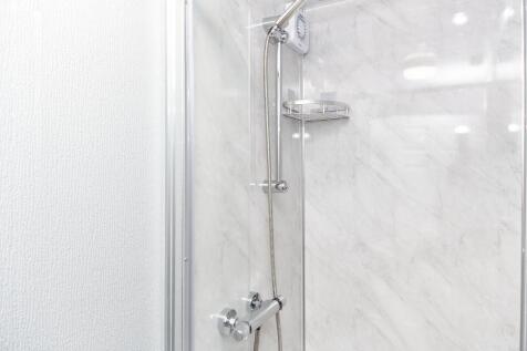 Room 1 separate shower room