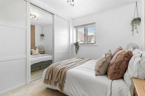 bedroom one #6.jpg