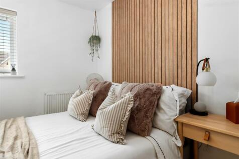 bedroom one #4.jpg