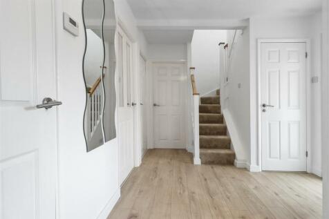 entrance hall #2.jpg