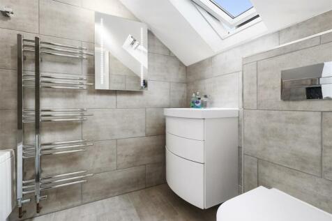 bedroom two ensuite.jpg