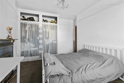 bedroom one #3.jpg