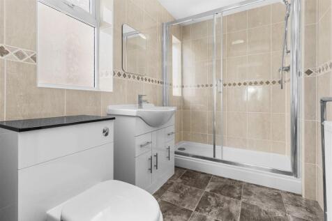 ensuite.jpg