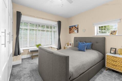 bedroom one.jpg