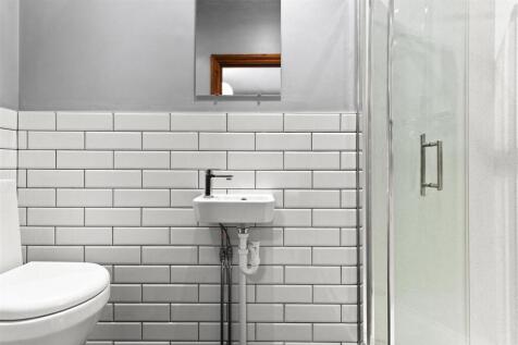 ensuite.jpg