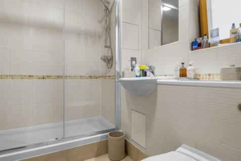 ensuite.jpg