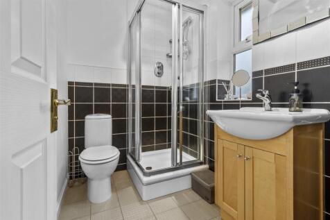 ensuite.jpg