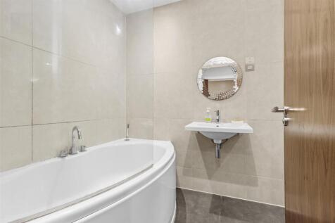 ensuite #3.jpg