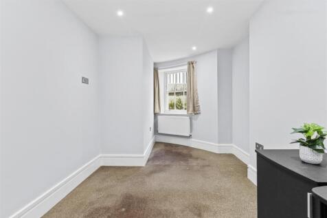 bedroom two #2.jpg