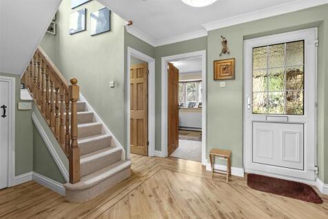 entrance hall #2.jpg
